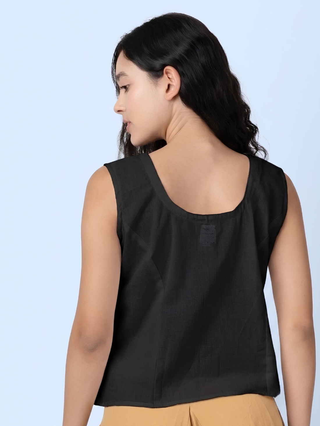 Scoop -Black Round Neck Sleeveless Top