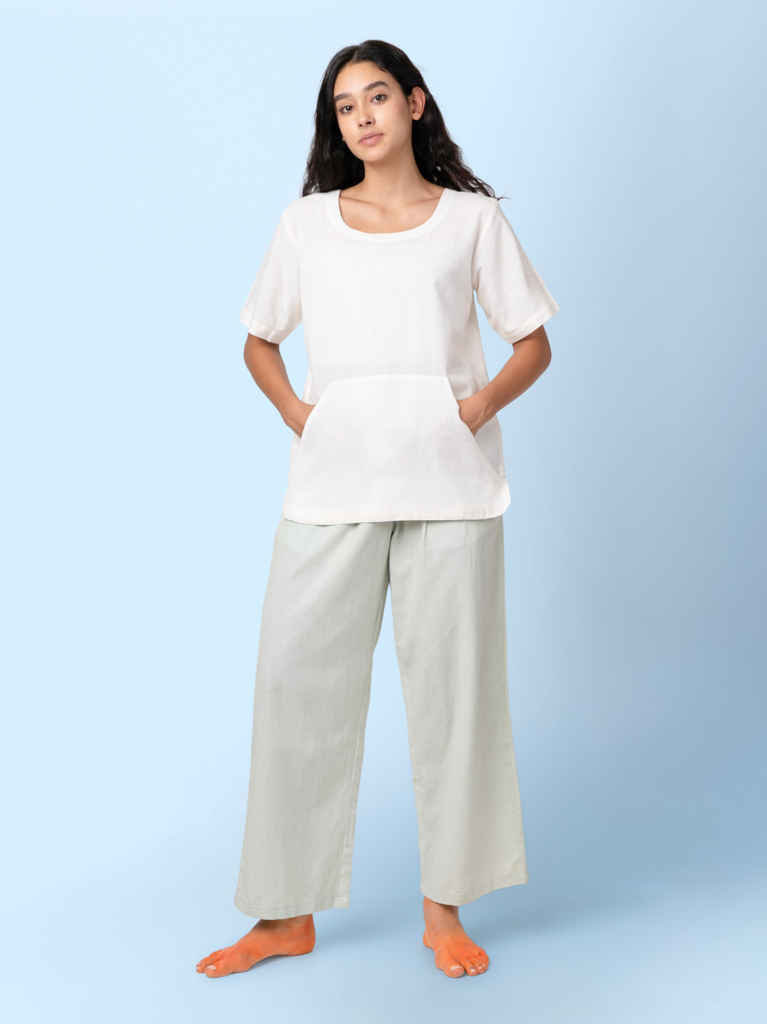 Skippy - White T-Shirt with Kangaroo Pockets